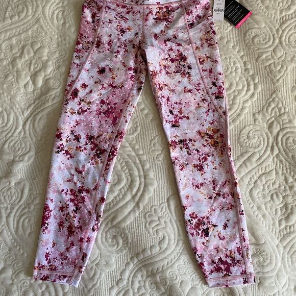 NWT Gap Fit crop pants - Picture 3 of 5